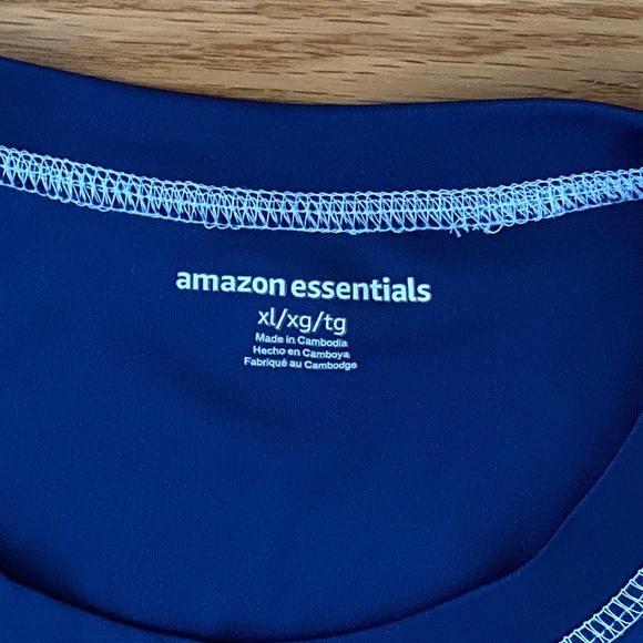 Amazon Essentials Men's Short-Sleeve Quick-Dry UPF 50 Swim Tee (XL) - Picture 4 of 6